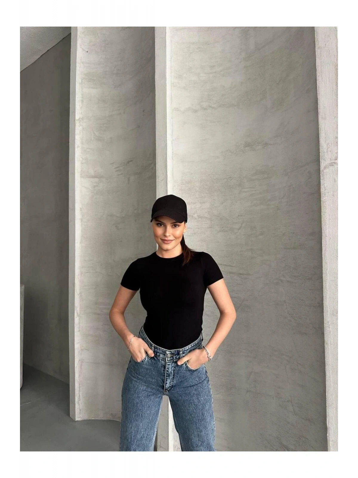 Kadın Basic Bisiklet Yaka Slim Fit Body — Kısa Kol Günlük Body
