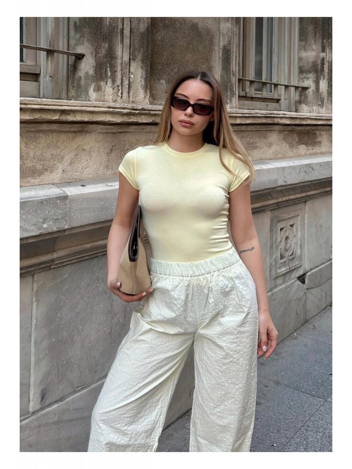Kadın Basic Bisiklet Yaka Slim Fit Body — Kısa Kol Günlük Body