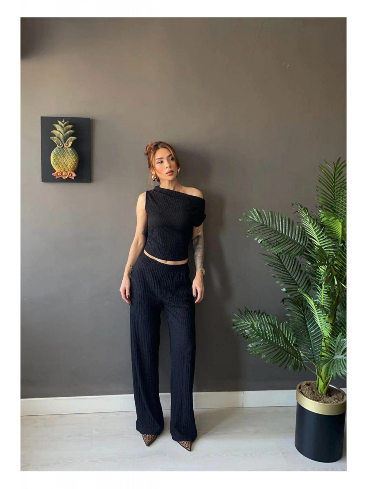 Kadın Waffle Kumaş Kayık Yaka Crop Bluz Pantolon Takım — Rahat Şık Yazlık 2’li Takım