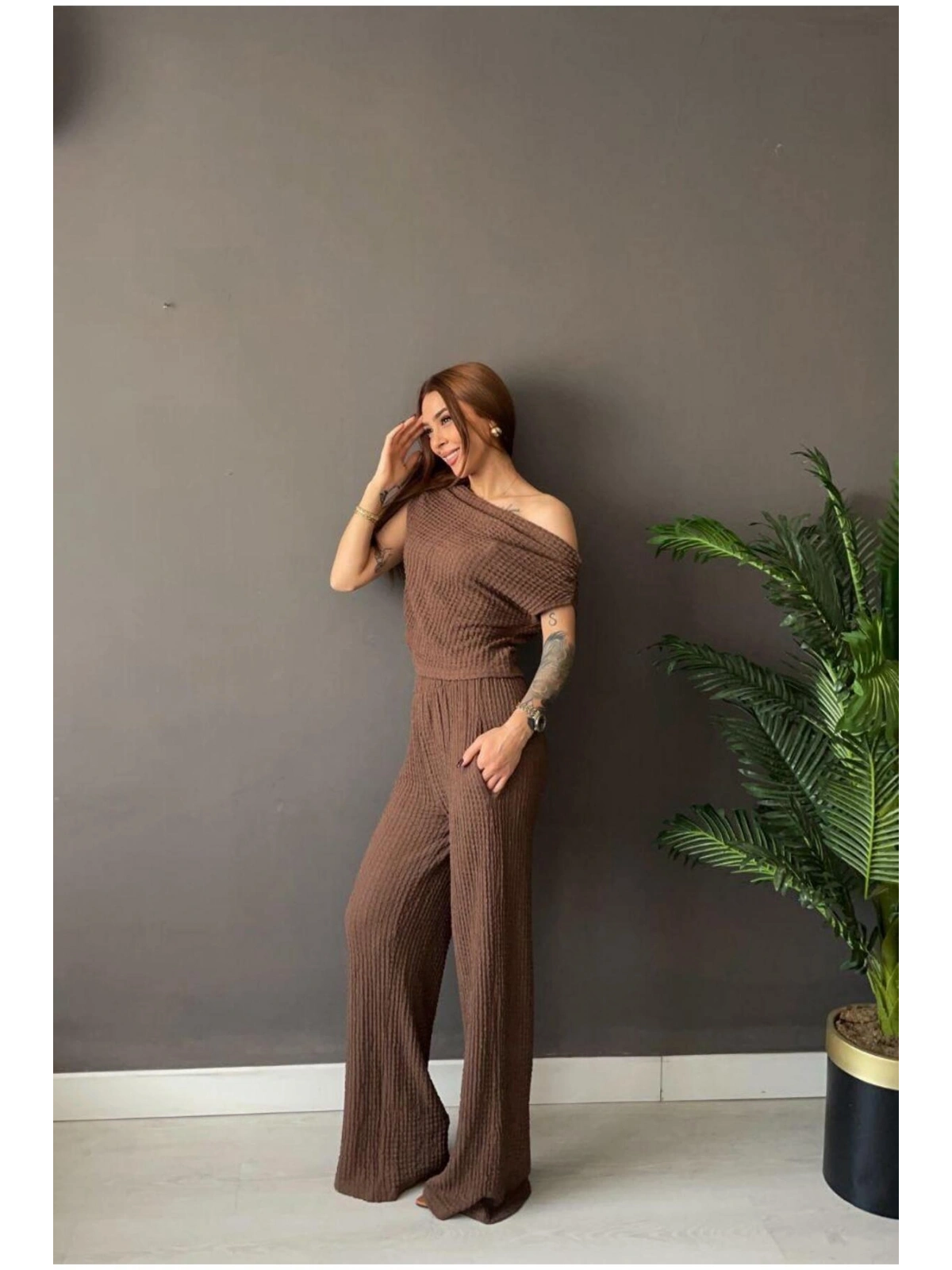 Kadın Waffle Kumaş Kayık Yaka Crop Bluz Pantolon Takım — Rahat Şık Yazlık 2’li Takım
