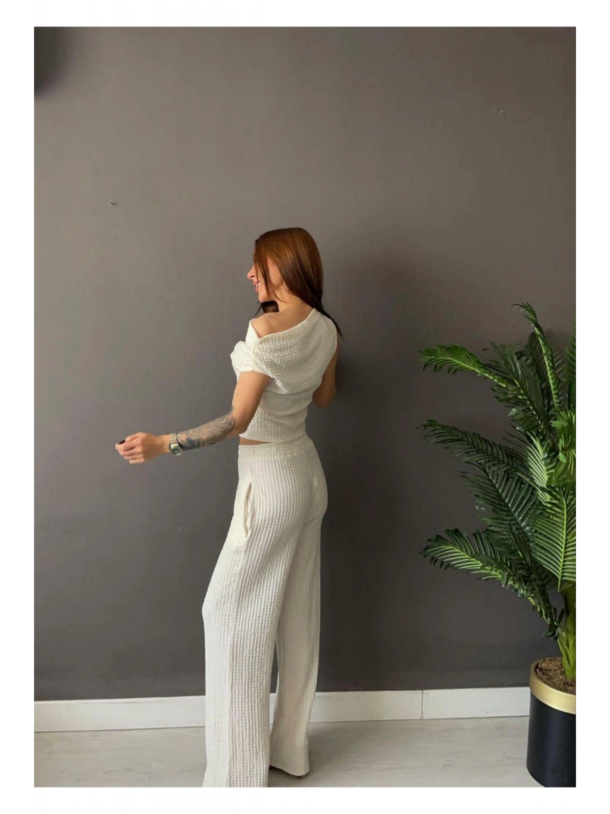 Kadın Waffle Kumaş Kayık Yaka Crop Bluz Pantolon Takım — Rahat Şık Yazlık 2’li Takım