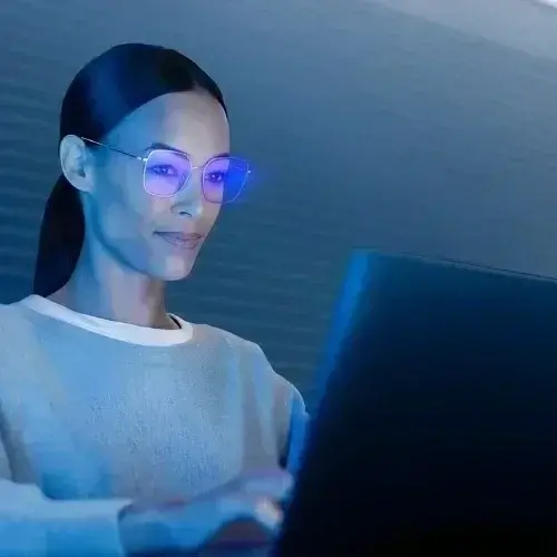 Mavi Işık Filtreli Gözlük