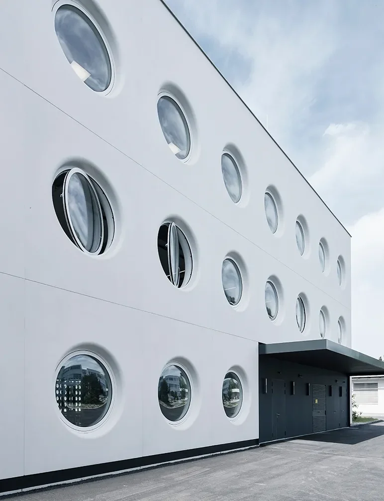 Silhouette Lens Lab – iç mekân detay