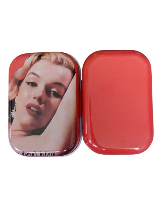 Marilyn Monroe Portresi Bulunan Nostaljik Bir Dekoratif Metal Kutu