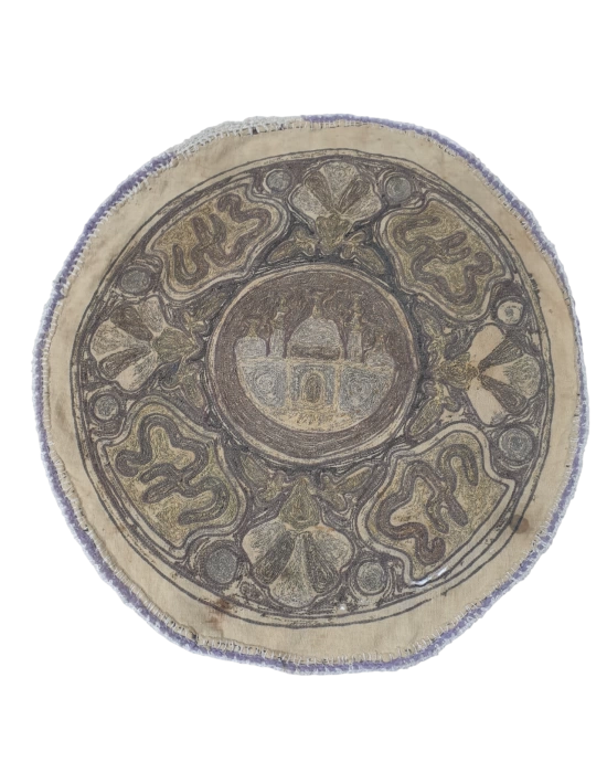 AYASOFYA CAMİİ RESİMLİ VE OSMANLICA YAZILI SUZENİ İŞÇİLİKLİ SEHPA ÖRTÜSÜ