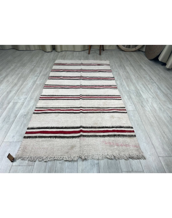 El Dokumasi Halı