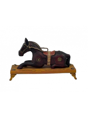 Masa Üstü At Figürü