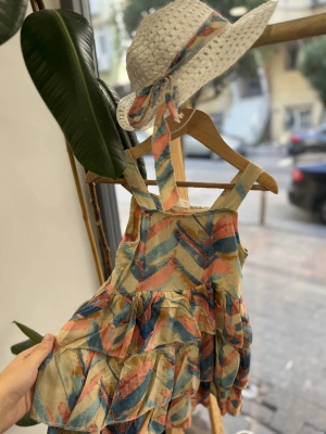 Şapkalı Turuncu Elbise