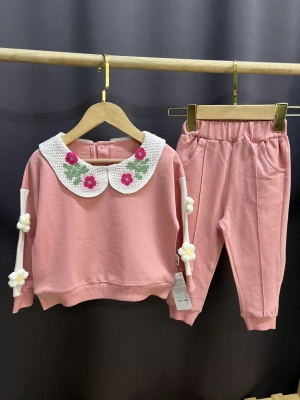 Kolları Çiçekli Takım