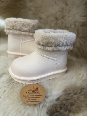 İçi Kürklü Ekru Bot