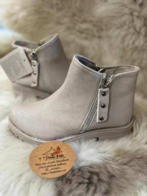 İçi Kürklü Yandan Fermuarlı Krem Bot