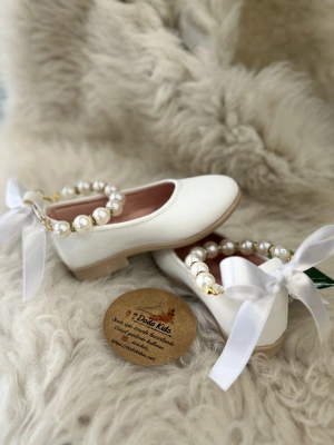 İnci Model Beyaz Babet