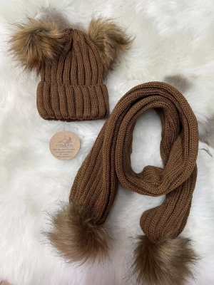 Ponponlu Atkı ve Bere Taba