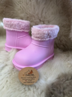 İçi Kürklü Pembe Bot