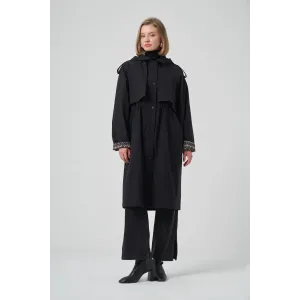 Nuss 6033 Kapişon ve Kol Yazı Detay Trenç - Siyah