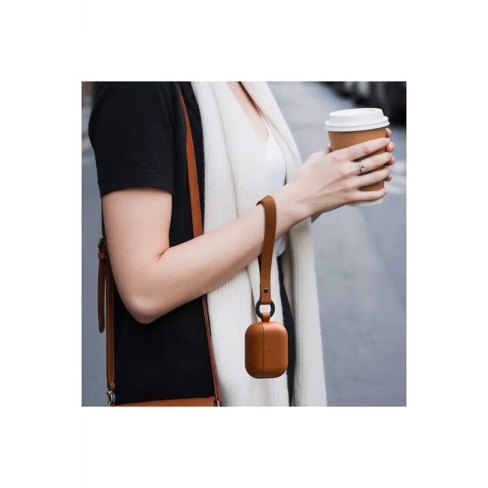 AirPods Pro 3 Uyumlu Glamour Classique Serisi Deri Tasarımlı Kapak Kahverengi