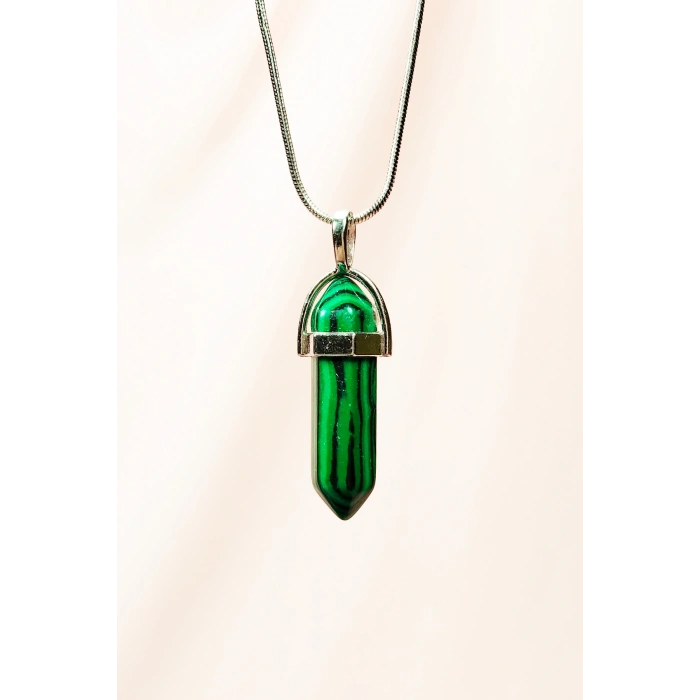 Malahit Doğal Taşı Zincirli El Yapımı Tasarımlı Kolye Uç: 3,5 cm Zincir: 20 cm Kutulu