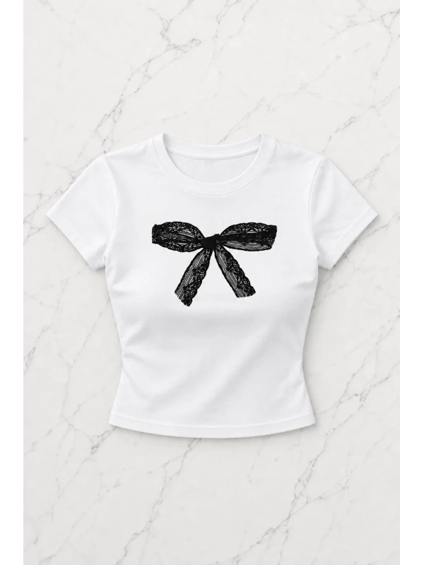 Beyaz Lace Bow Graphic Crop