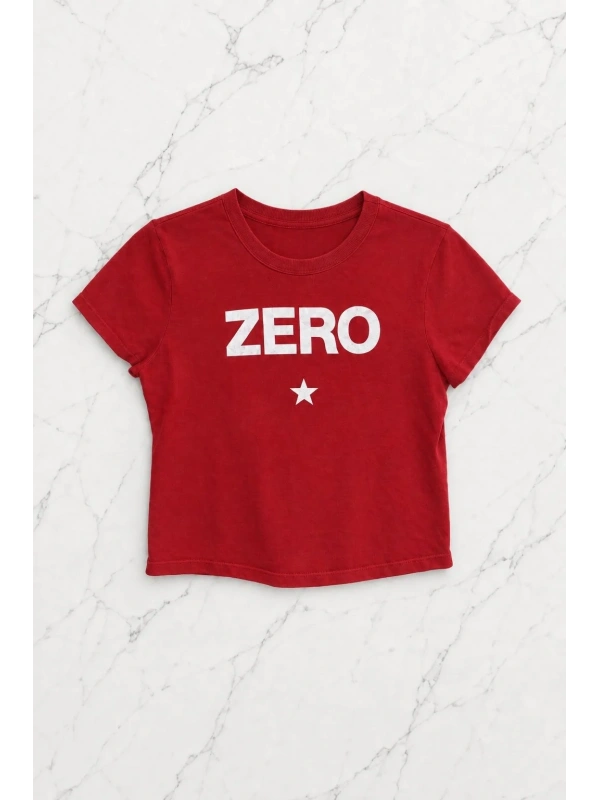 Zero Baskılı Kırmızı Crop Bluz