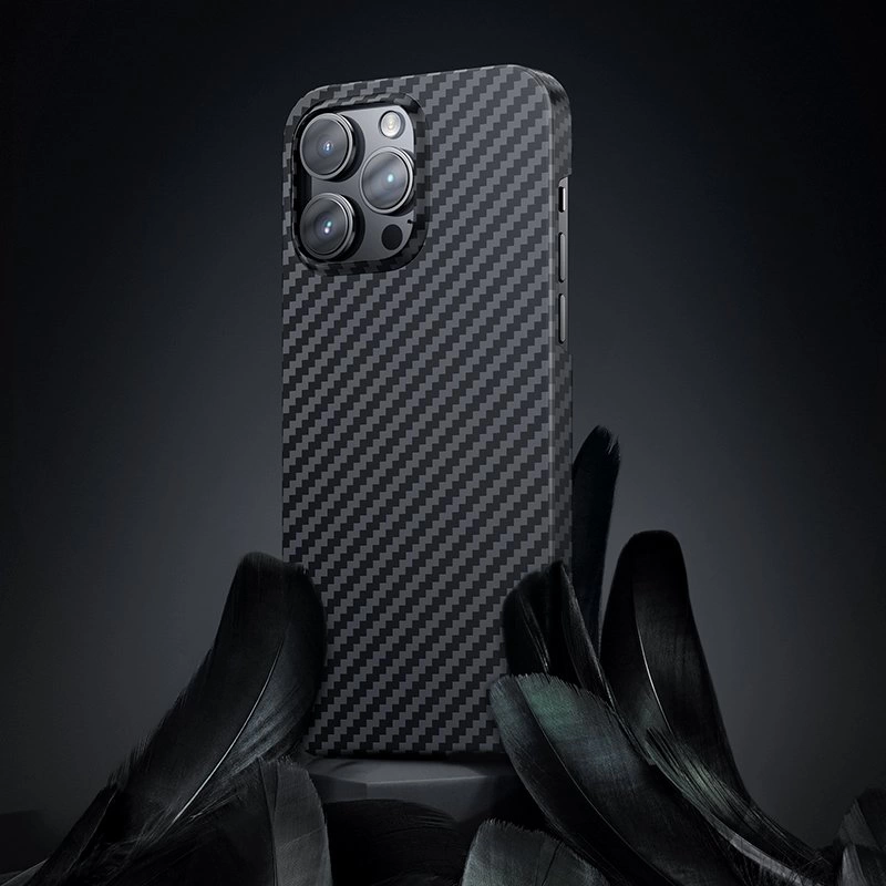 More TR Apple iPhone 14 Pro Max Kılıf Magsafe Özellikli Karbon Fiber Benks Essential Kevlar Kapak