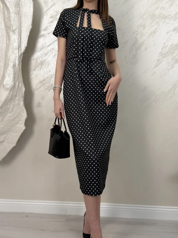 BOYUNDAN BAĞLAMALI PUANTİYELİ MİDİ ELBİSE- SİYAH