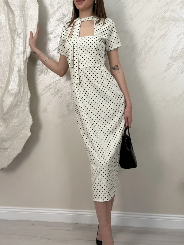 BOYUNDAN BAĞLAMALI PUANTİYELİ MİDİ ELBİSE- BEYAZ