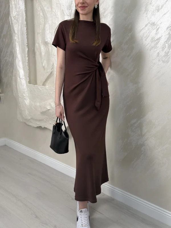 BELİ BAĞLAMALI MODAL KUMAŞ ELBİSE- KAHVERENGİ
