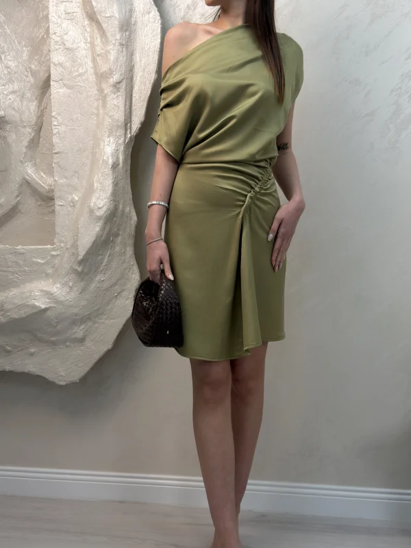 BÜZGÜLÜ YAĞ YEŞİLİ TASARIM ELBİSE