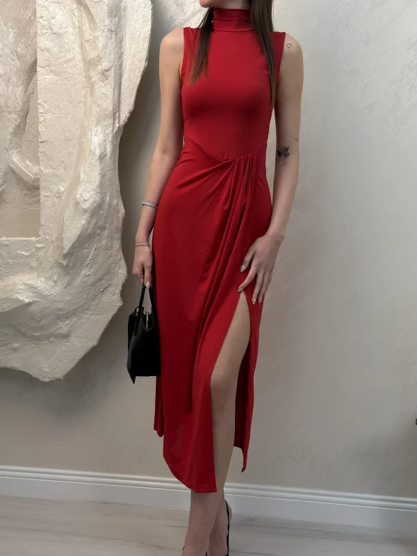 YARIM BALIKÇI YAKA OMZU AÇIK SANDY ELBİSE- KIRMIZI