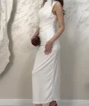 ARKASI YIRTMAÇLI DRAPELİ ELBİSE- BEYAZ