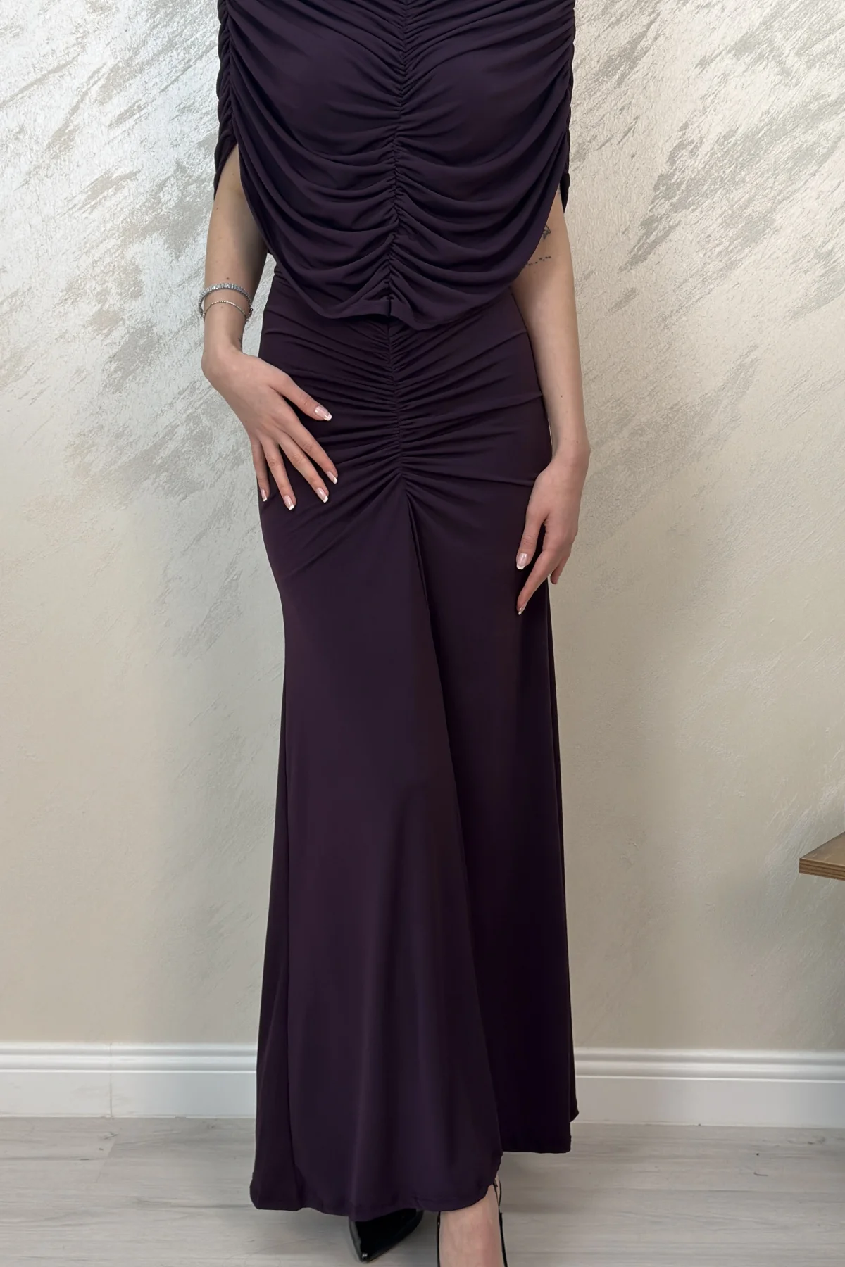 DRAPE DETAYLI DAVET ELBİSESİ-MÜRDÜM