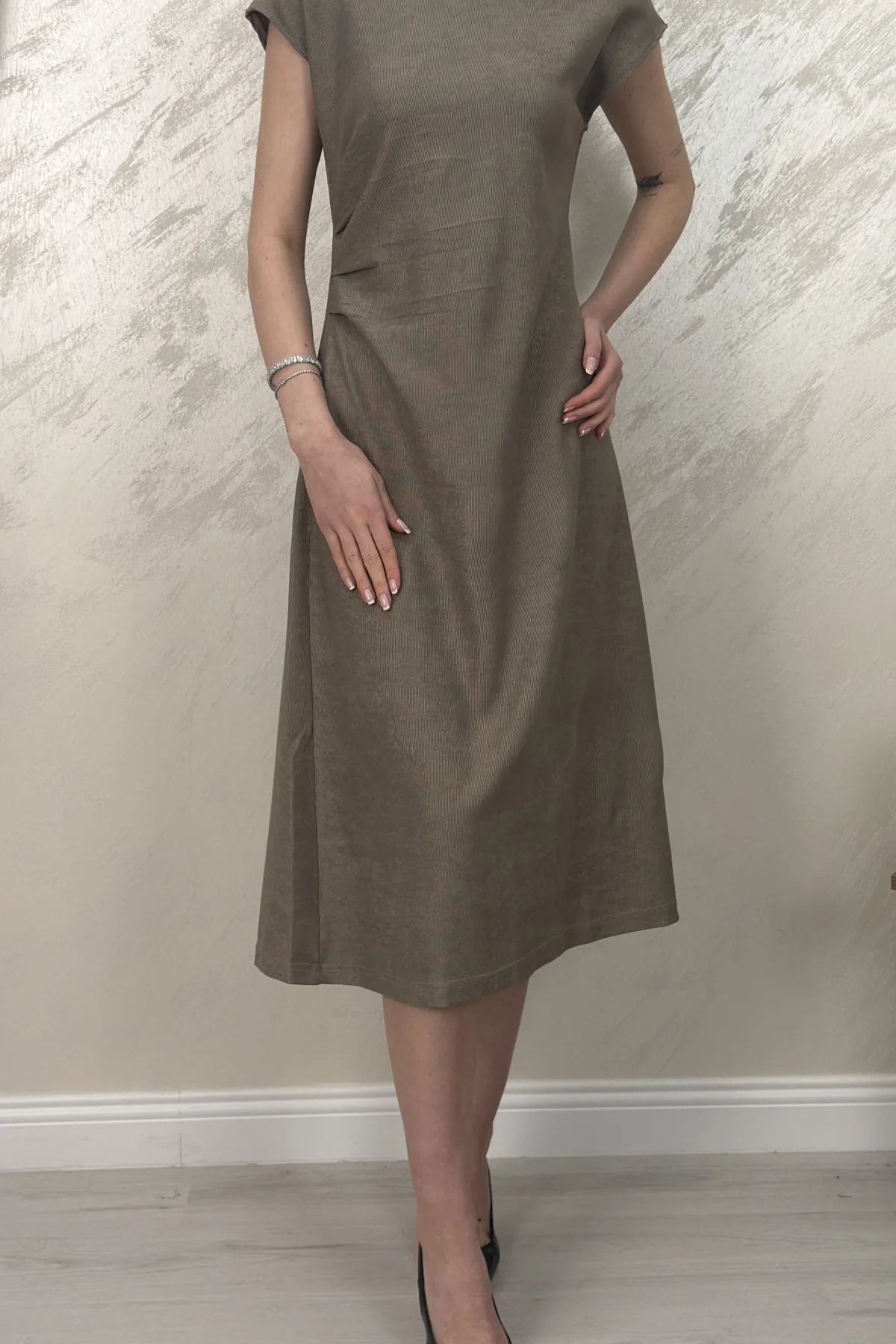 PİLE DETAYLI MUADİL MİDİ ELBİSE- KREM