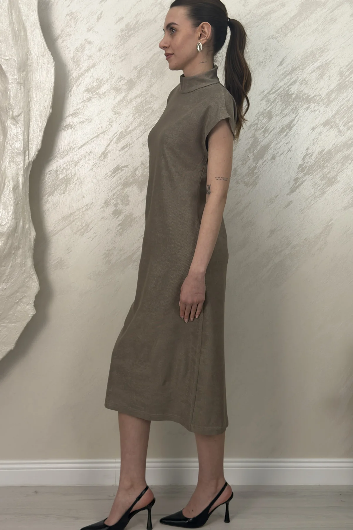 PİLE DETAYLI MUADİL MİDİ ELBİSE- KREM