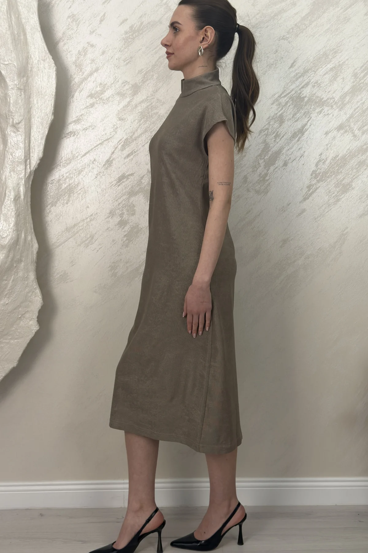 PİLE DETAYLI MUADİL MİDİ ELBİSE- KREM