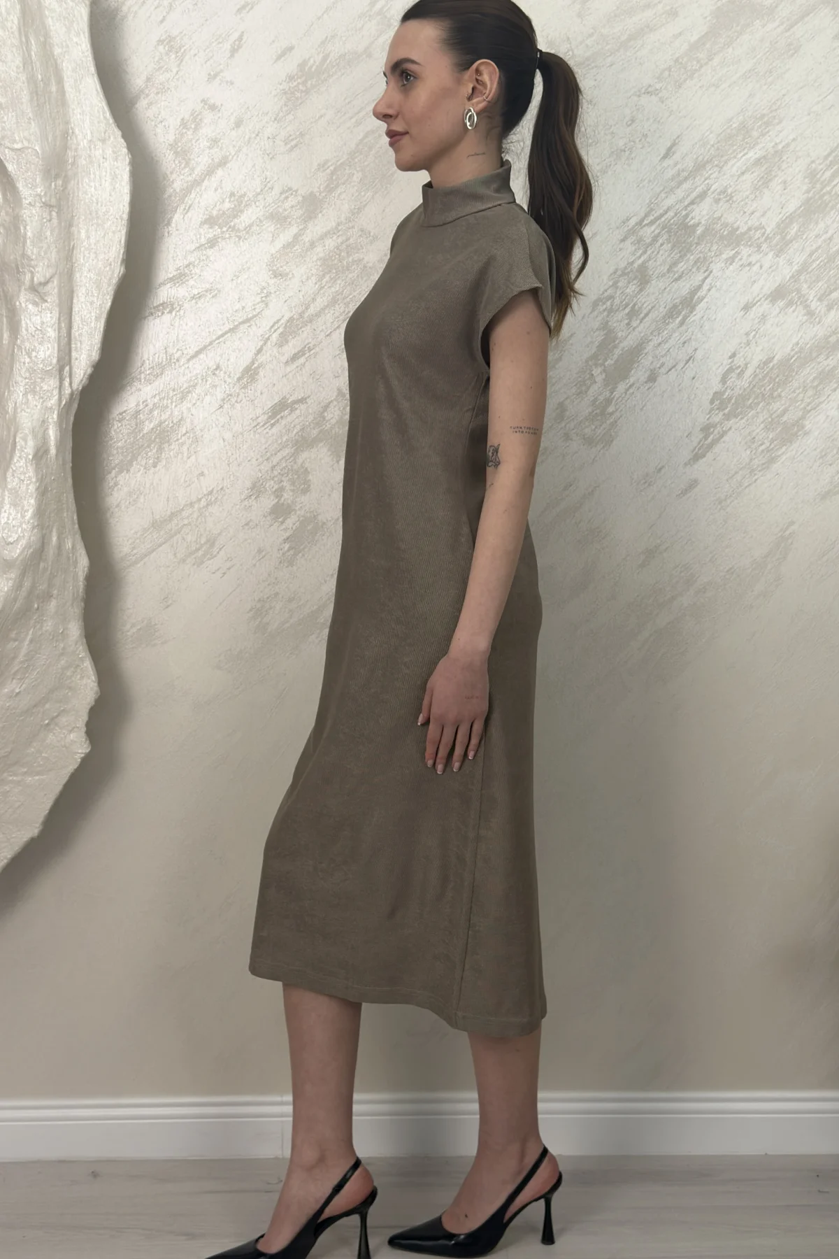 PİLE DETAYLI MUADİL MİDİ ELBİSE- KREM