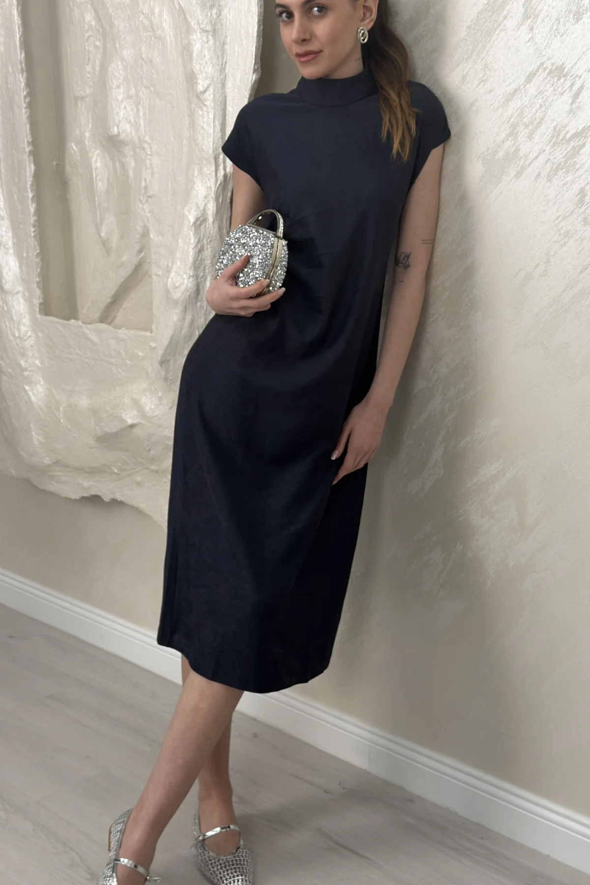 PİLE DETAYLI MUADİL MİDİ ELBİSE- LACİVERT