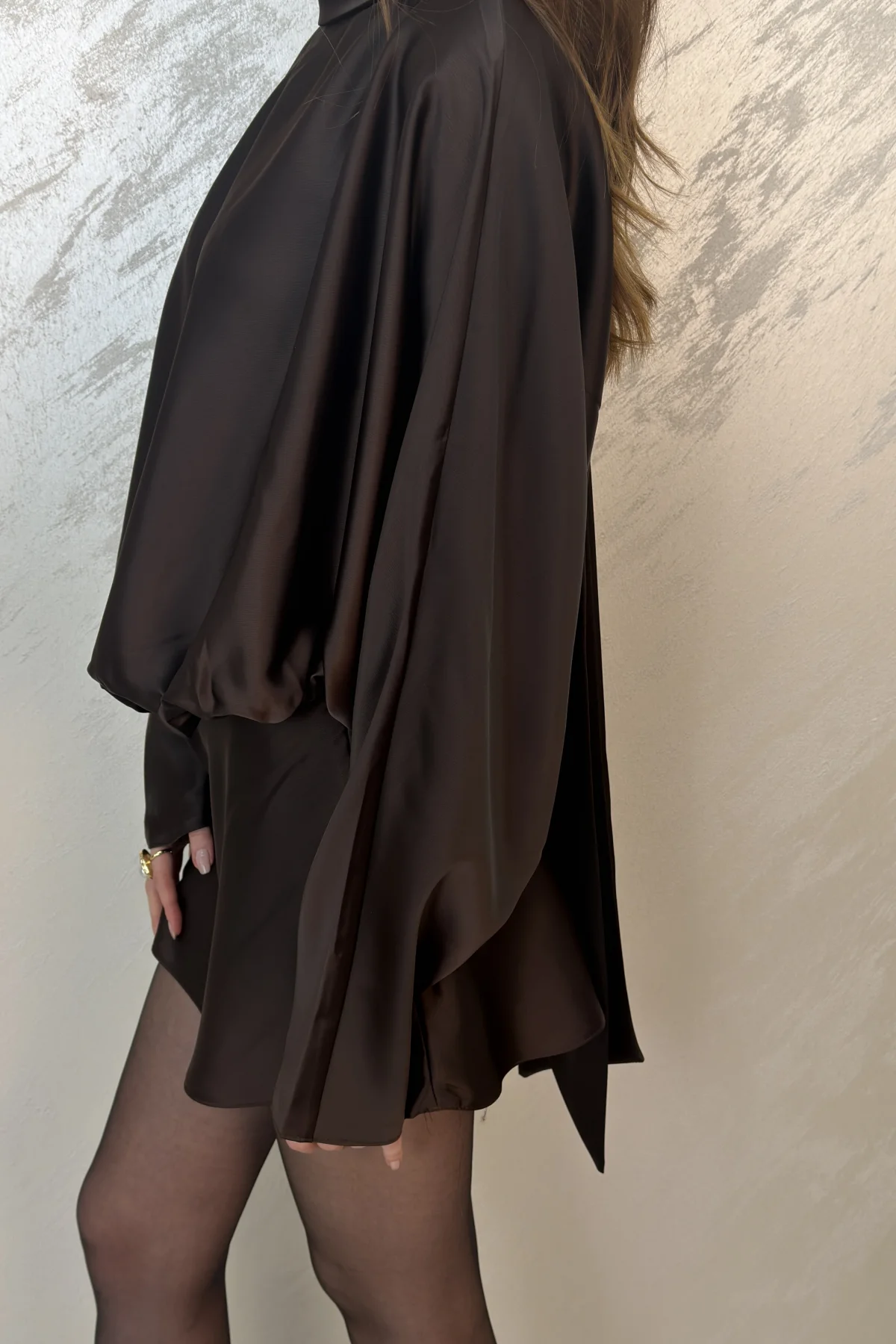 SATEN FULAR DETAYLI MİNİ ELBİSE- KAHVE