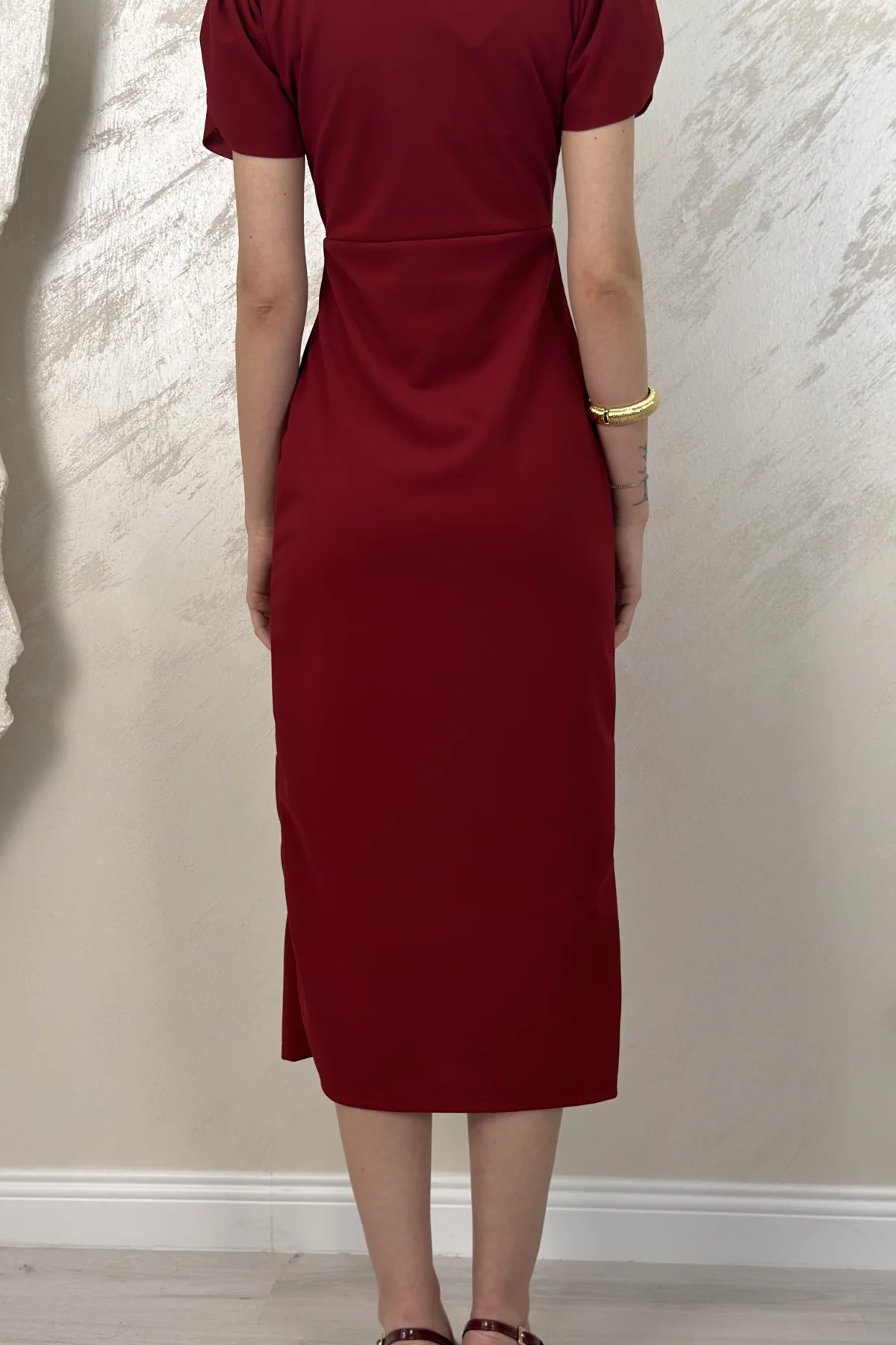 KRUVAZE YAKA ÇİFT TOKALI ELBİSE- BORDO