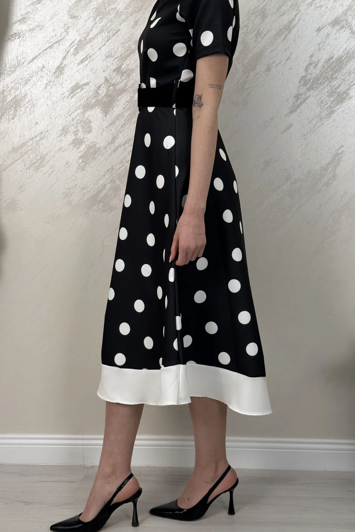 TEK OMUZ PUANTİYELİ ELBİSE- SİYAH