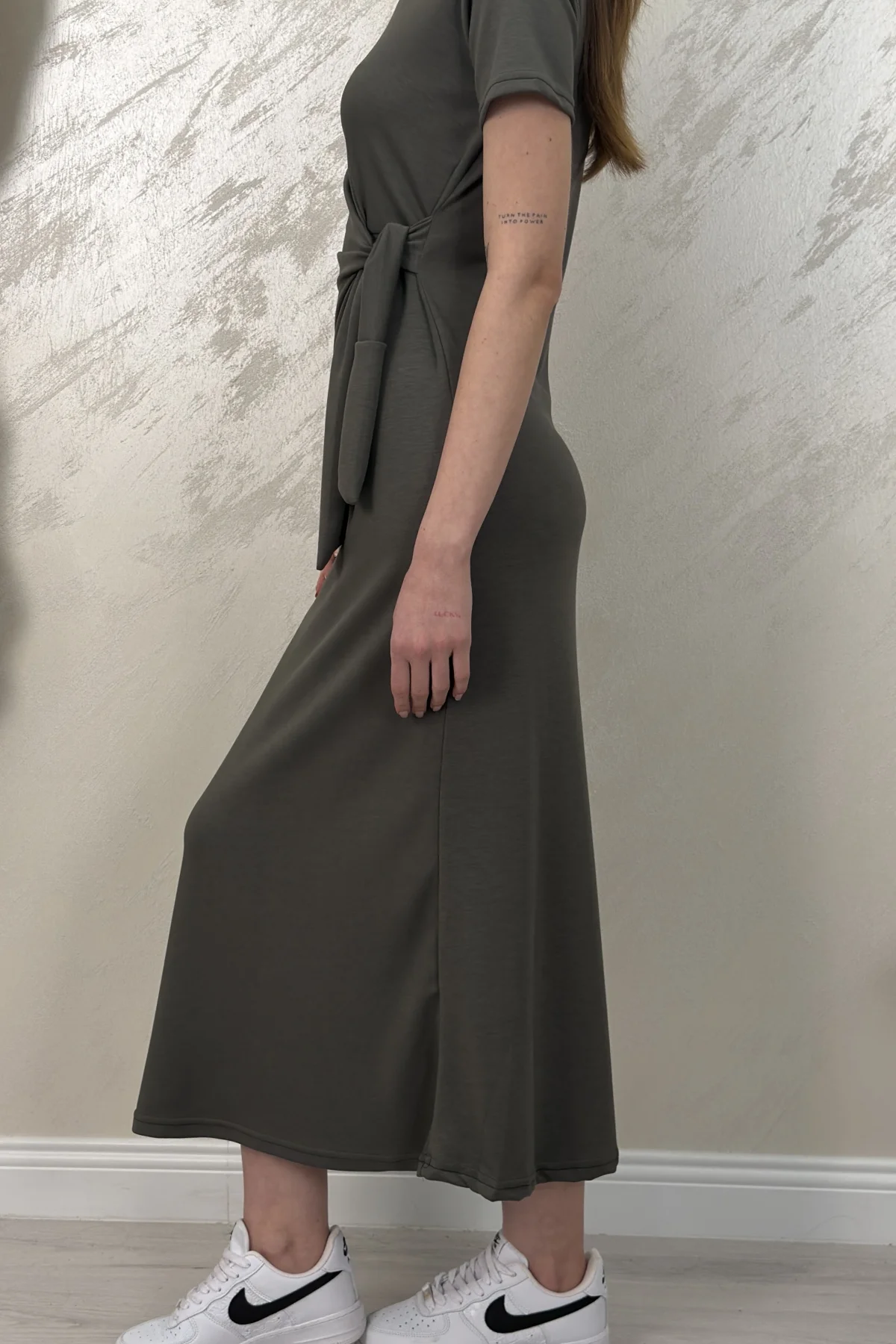 BELİ BAĞLAMALI MODAL KUMAŞ ELBİSE- YAĞ YEŞİLİ