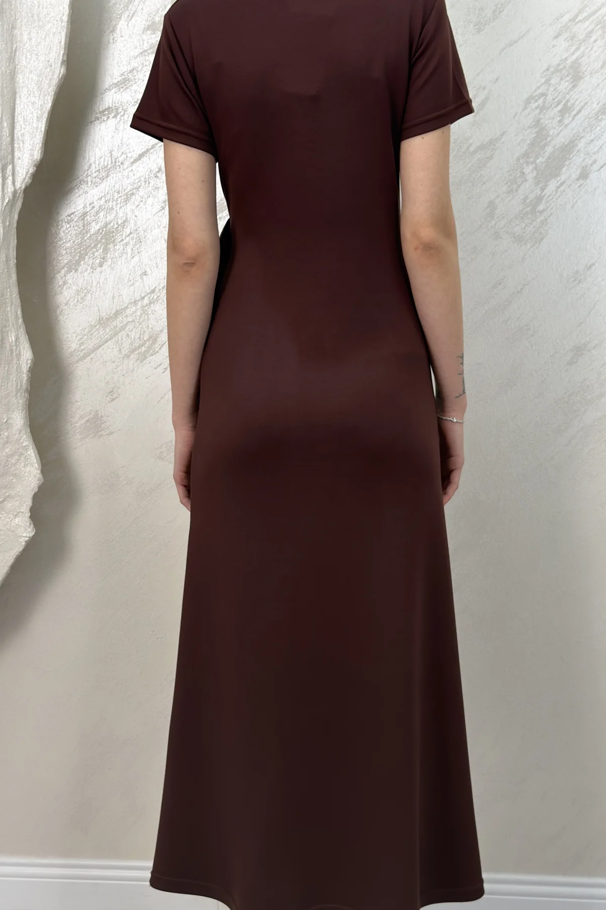 BELİ BAĞLAMALI MODAL KUMAŞ ELBİSE- KAHVERENGİ