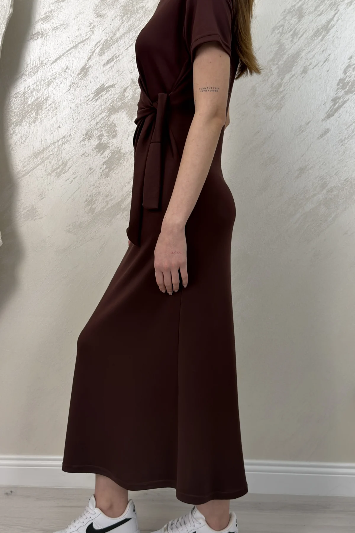 BELİ BAĞLAMALI MODAL KUMAŞ ELBİSE- KAHVERENGİ