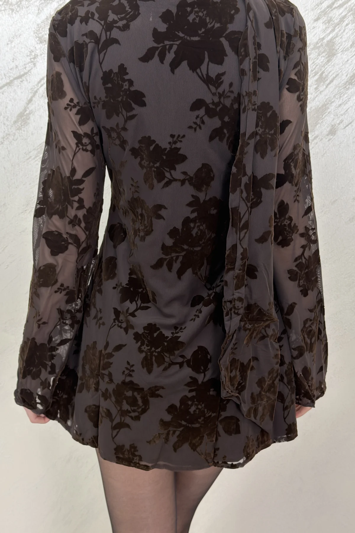 KADİFE BASKILI FULARLI ELBİSE-KAHVERENGİ