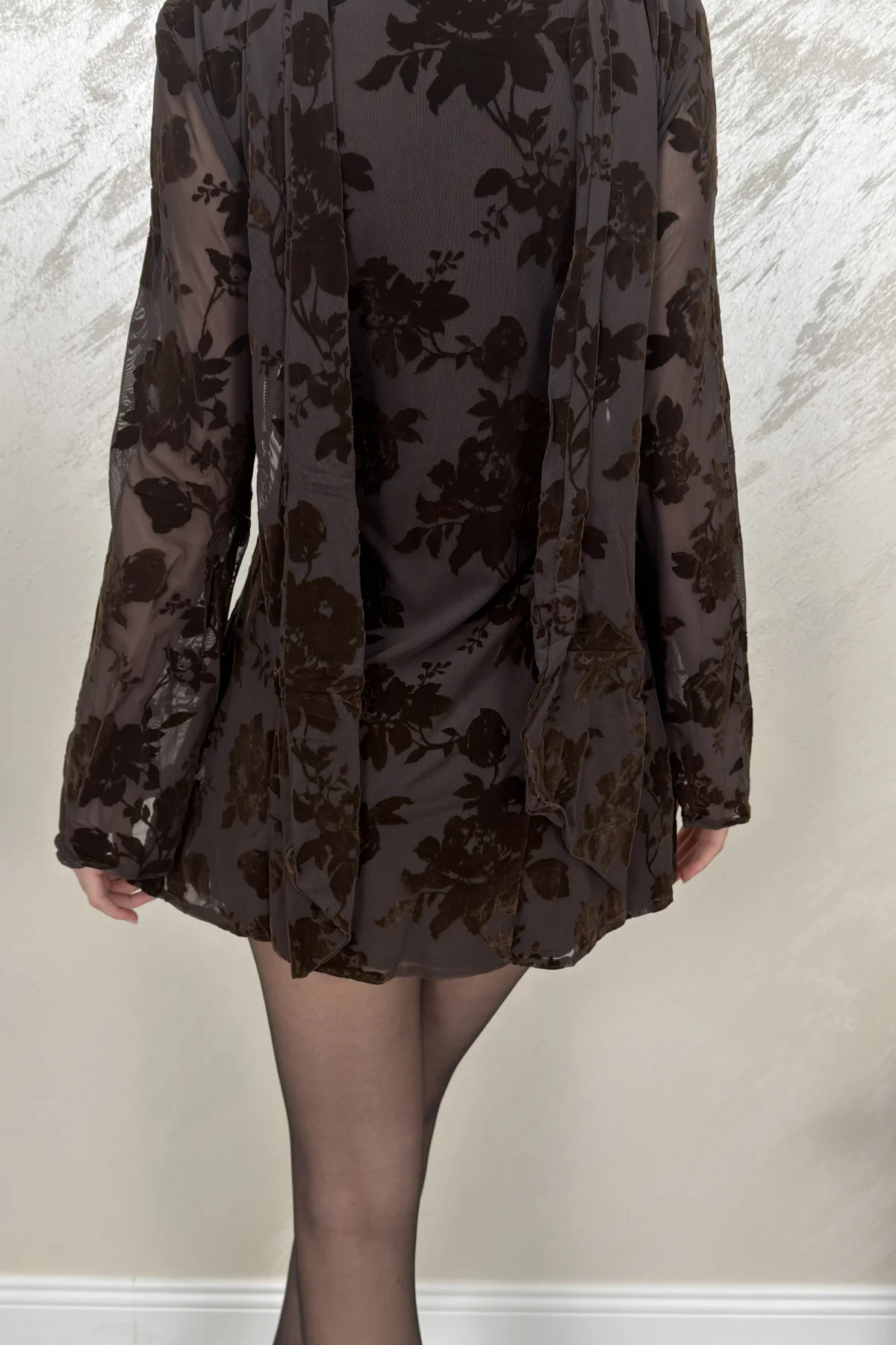 KADİFE BASKILI FULARLI ELBİSE-KAHVERENGİ