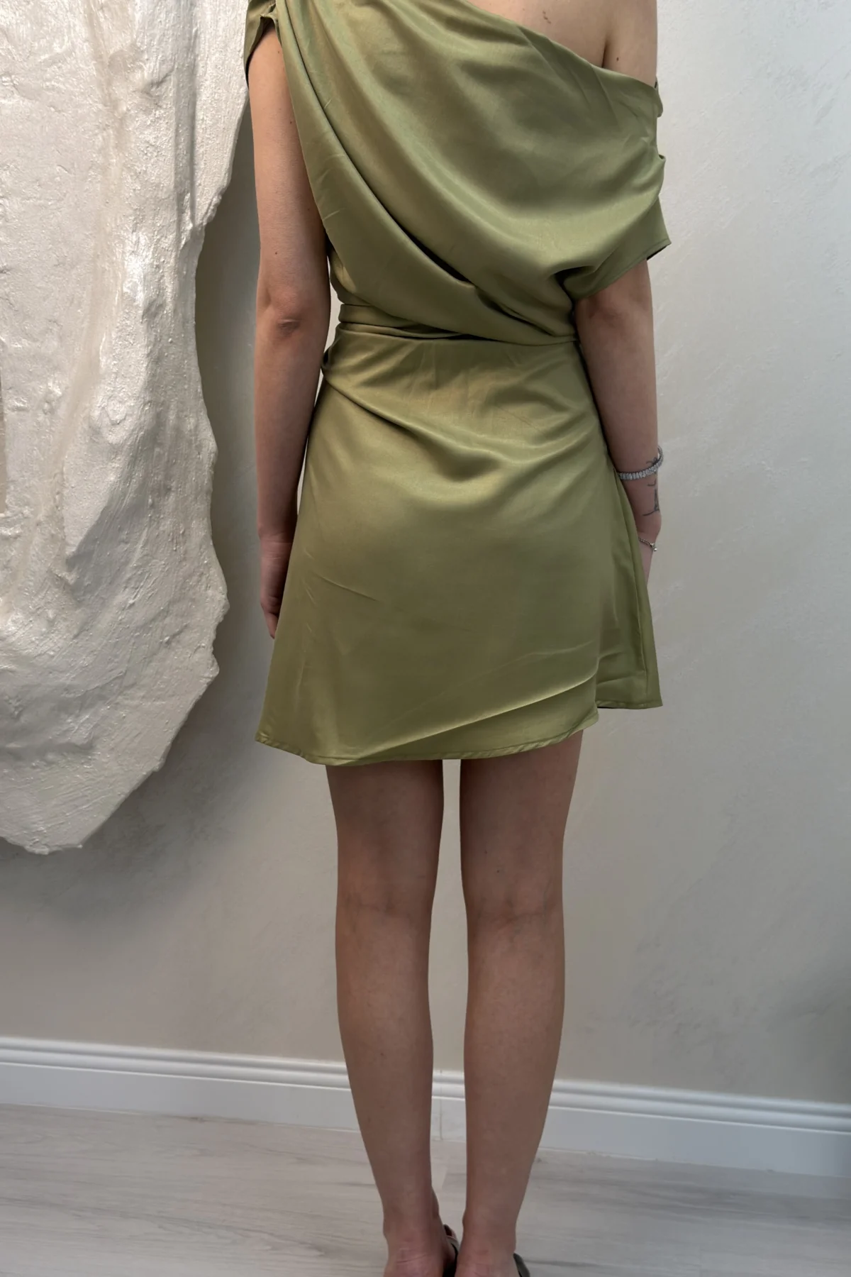 BÜZGÜLÜ YAĞ YEŞİLİ TASARIM ELBİSE