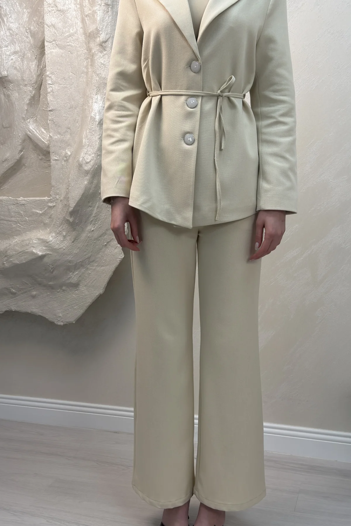 BELDEN BAĞLAMALI DÜĞMELİ BLAZER CEKET TAKIM