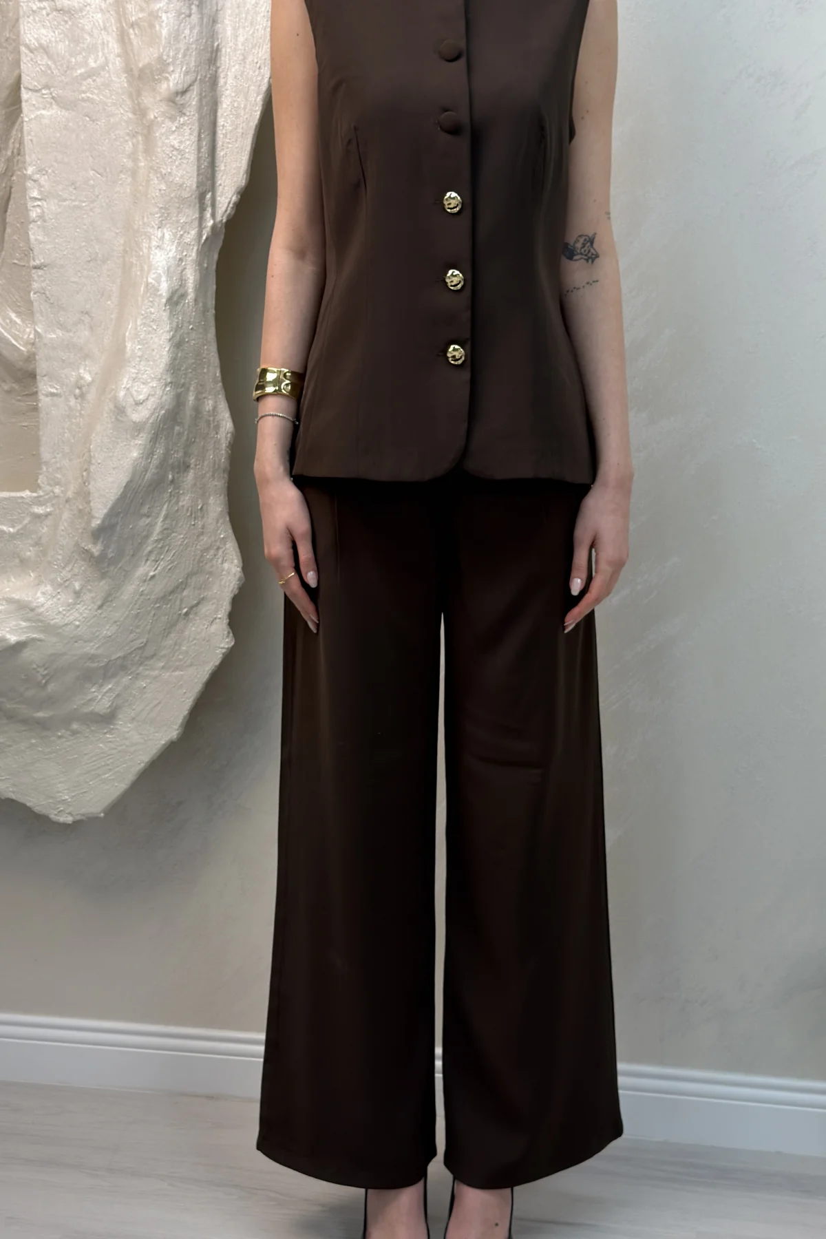 DÜĞMELİ SIFIR KOL TAKIM- KAHVERENGİ