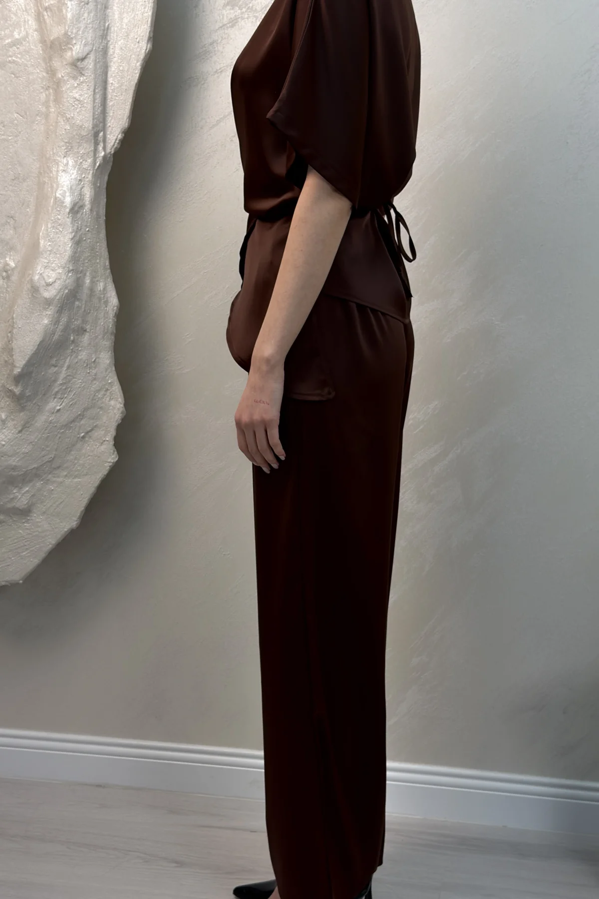 BELDEN BAĞLAMALI SATEN TAKIM- KAHVERENGİ