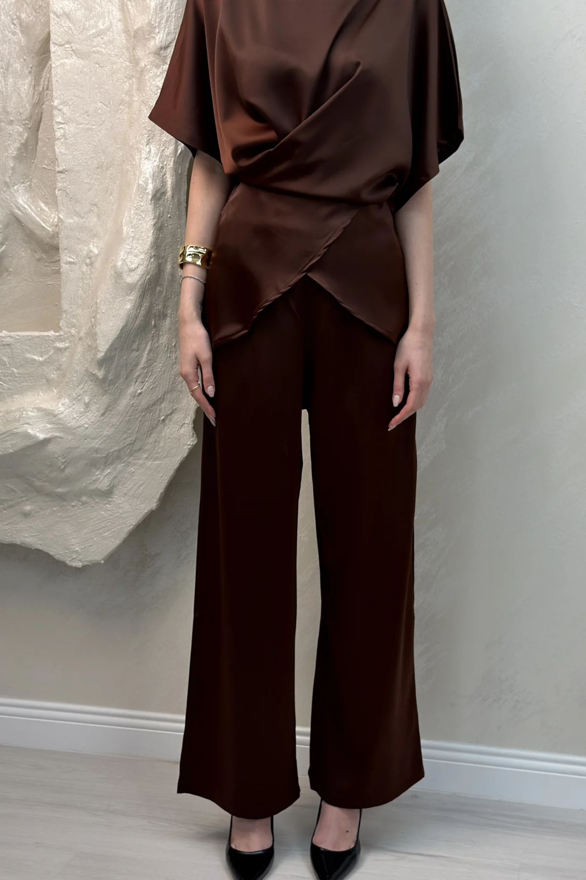 BELDEN BAĞLAMALI SATEN TAKIM- KAHVERENGİ