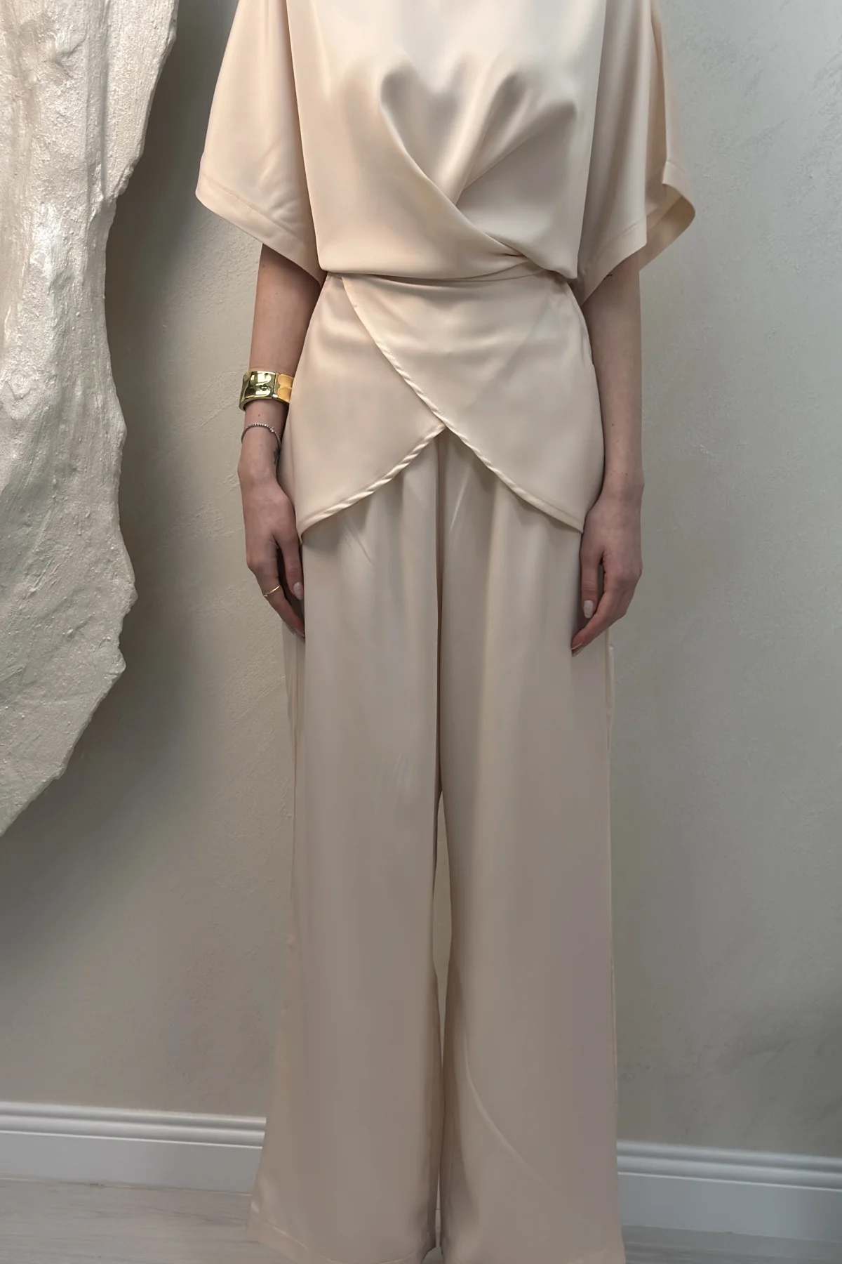 BELDEN BAĞLAMALI SATEN TAKIM- BEJ